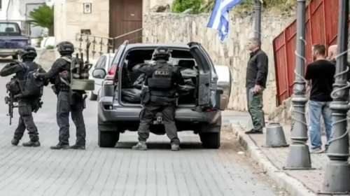 Βορίζια: Εκρυψαν καλάσνικοφ στο σπίτι θύματος της βεντέτας του 1955 - Η γυναίκα είναι τυφλή με κινητικά προβλήματα