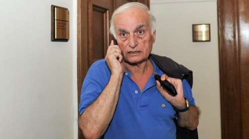 Μανώλης Μαυρομμάτης: &quot;Ο πατέρας μου παραμένει στο κέντρο αποθεραπείας&quot; - Τι λέει ο γιος του για την κατάσταση της υγείας του
