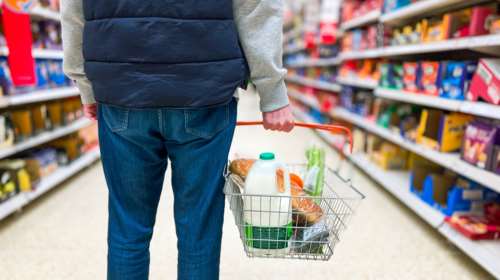 Γιατί και πώς θα πέσουν οι τιμές στα ράφια των σούπερ μάρκετ