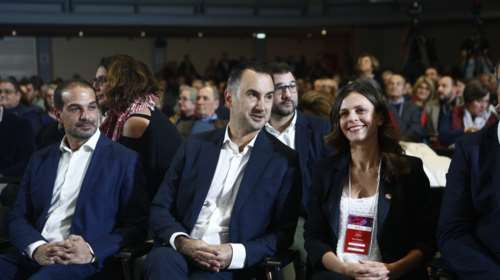 Νέα Αριστερά: Αρχίζει σήμερα το προγραμματικό διαρκές συνέδριο - Διχασμένο το κόμμα για Τσίπρα και ΣΥΡΙΖΑ