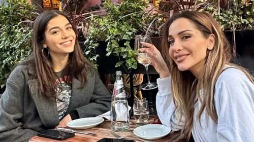 Δέσποινα Βανδή-Μελίνα Νικολαΐδη: Μαμά και κόρη φόρεσαν το κραγιόν που κολακεύει εξαιρετικά τις μελαχρινές