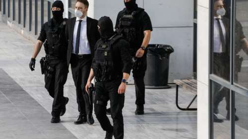 Η πρώτη αντίδραση Αναγνωστόπουλου: &quot;Δεν περίμενε αυτή την εξέλιξη&quot; -  Η μεταφορά της μικρής Λυδίας στις Φιλιππίνες