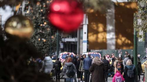 Κορονοϊός: Οι πέντε &quot;χρυσές&quot; συμβουλές από καθηγητές του ΕΚΠΑ για ασφαλή Χριστούγεννα