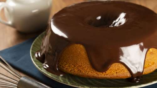 Τέλειο και υγιεινό κέικ πορτοκάλι με κομμάτια σοκολάτας