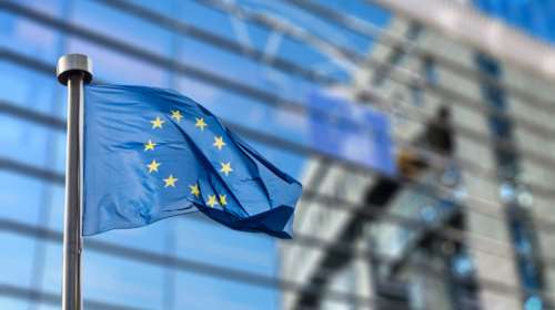 Κομισιόν: Ενέκρινε το ελληνικό καθεστώς ενισχύσεων για τη στήριξη της παραγωγής ηλεκτρικής ενέργειας από ΑΠΕ
