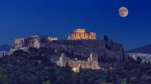 Η Αθήνα στη μαγεία του ολόγιομου φεγγαριού: Οι δωρεάν εκδηλώσεις για την αυγουστιάτικη πανσέληνο