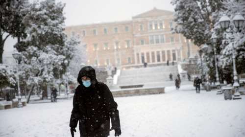 Η επέλαση της &quot;Μήδειας&quot; στην Αθήνα με τον φακό του Reuters - Μοναδικές εικόνες