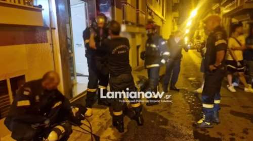 Λαμία: Φωτιά σε σπίτι στο κέντρο της πόλης – Κινδύνεψε οικογένεια, έξι άτομα μεταφέρθηκαν στο νοσοκομείο