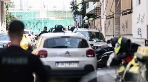 Στο αυτόφωρο εν διαστάσει ζευγάρι αστυνομικών: Τον κατηγόρησε για &quot;stalking&quot; - Την κατήγγειλε για ενδοοικογενειακή απειλή