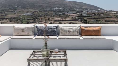 Ένα παραδοσιακό σπίτι στην Τήνο που χτίστηκε το 1910 και μεταμορφώθηκε σε μια συγχρονη κατοικία