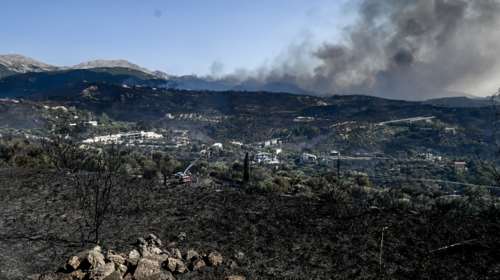 Πρέπει να σχεδιαστεί το μέλλον της κλιματικής προσαρμογής της Πάτρας μετά τις φωτιές, λέει καθηγητής πανεπιστημίου