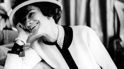 &quot;Gabrielle Chanel Fashion Manifesto&quot;: Η κληρονομιά της Κοκό Σανέλ που έφερε την επανάσταση στον χώρο της μόδας