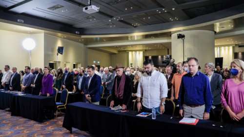 Τσίπρας στην Κεντρική Επιτροπή: &quot;Η χώρα βιώνει πρωτοφανή κρίση&quot; - Ενός λεπτού σιγή στη μνήμη του Αλέξανδρου Νικολαΐδη