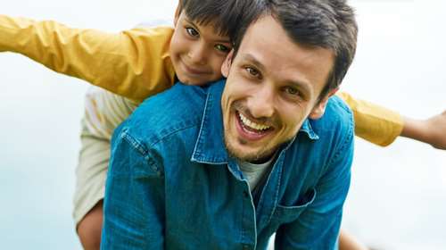 Ημέρα του Πατέρα: Προσφορά εξετάσεων προληπτικού ελέγχου για άνδρες από τον Όμιλο Ιατρικού Αθηνών