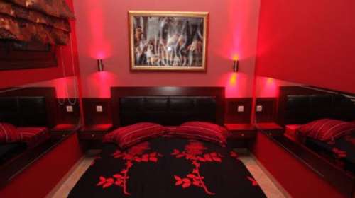 Απίστευτο: Ξέμεινε από Οίκους Ανοχής το Ηράκλειο - Έπεσαν &quot;λουκέτα&quot;