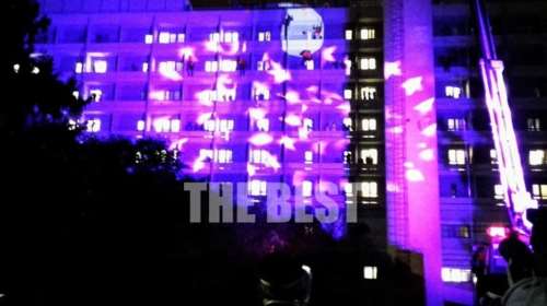 Πάτρα: Άγιοι Βασίληδες κατέβηκαν από τα παράθυρα των κλινικών και μοίρασαν δώρα [Βίντεο]