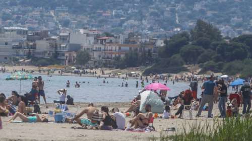 "Καλοκαιράκι": Πάνω από 38 βαθμούς ο υδράργυρος: Μικρή πτώση την Τετάρτη, παραμένει η σκόνη