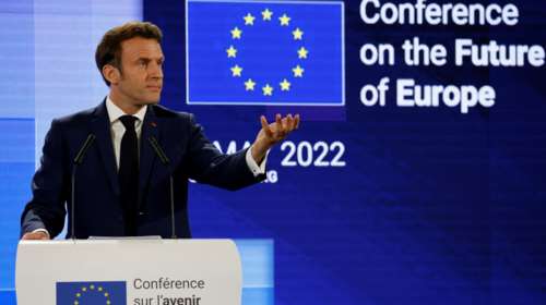 Μακρόν για πόλεμο στην Ουκρανία: Καμία πλευρά δεν θα πρέπει να ταπεινωθεί, όπως είχε συμβεί στη Γερμανία το 1918