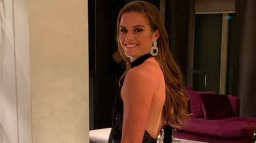 Μαρία Σάκκαρη: Η διαφορετική εμφάνιση με σορτσάκι, one shoulder τοπ και gladiator πέδιλα