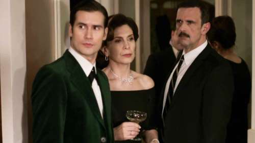 Άγριες Μέλισσες - Ένας καταδικασμένος έρωτας στο προσκήνιο! Τα πάντα για τα επόμενα επεισόδια