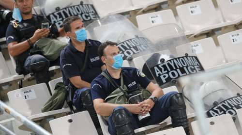 Θερίζει η Όμικρον στην ΕΛΑΣ: Πάνω από 1.700  ενεργά κρούσματα- Μόλις 20 αστυνομικοί στο νοσοκομείο, λέει ο Θεοδωρικάκος