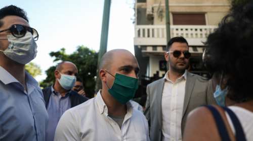 Ο Μπογδάνος για τη συνύπαρξη με Κασιδιάρη στην πλατεία Βικτωρίας- Με κορώνες για &quot;ισλαμολάγνους μπάχαλους&quot;