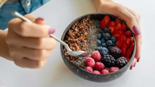 Αυτό είναι το μοναδικό superfood που πρέπει να τρως πάντα στο πρωινό, σύμφωνα με έναν ειδικό