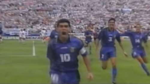 Ντιέγκο Μαραντόνα: Το φοβερό ξέσπασμα με την Εθνική Ελλάδας όταν έβαλε το τελευταίο του γκολ με την Αργεντινή [Βίντεο]
