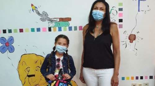 Η φλόγα νίκησε την φρίκη: 9χρονη από την Συρία διέπρεψε στον διαγωνισμό παραμυθιού