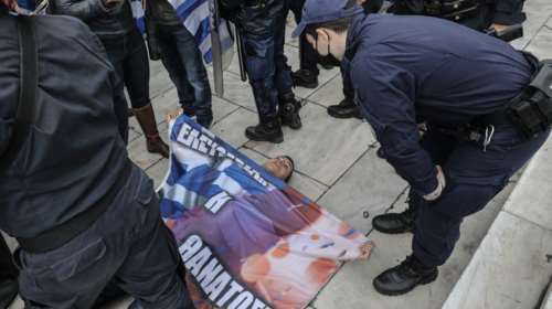 28 Οκτωβρίου: 30 άτομα ήθελαν να παρελάσουν στο Σύνταγμα - Προσαγωγές και πρόστιμα [Εικόνες - Βίντεο]