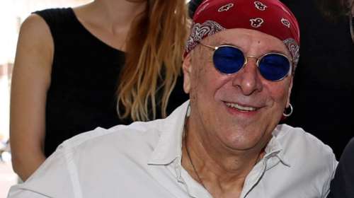 Διακόπηκε η δίκη του ντράμερ των Πυξ Λαξ - Εντονη αντίδραση του συνηγόρου των κοριτσιών