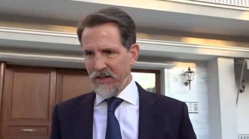 Η αντίδραση του Παύλου Ντε Γκρες στην ερώτηση για την απουσία του αδερφού του από τον γάμο του Νικόλαου Ντε Γκρες