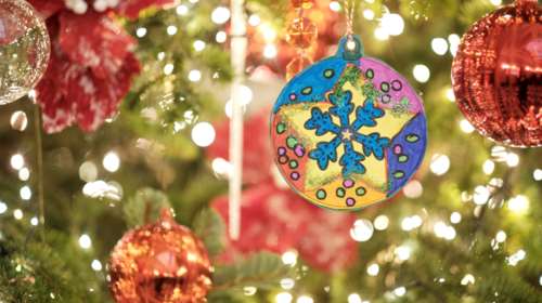 Δώρο Χριστουγέννων: Πώς  θα υπολογίσετε το ακριβές ποσό που δικαιούστε- Ποιοι χάνουν, ποιοι κερδίζουν