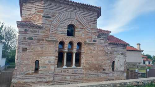 Τα μυστικά του ναού του Αγίου Γεωργίου Χορτιάτη – Ένα παλιό μοναστήρι, ένα πέτρινο σπίτι και βραδιές ωραίων λέξεων γύρω από τον ναό