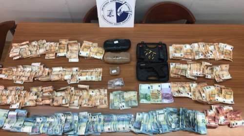 Επιασαν στα... πράσα σωφρονιστικό υπάλληλο &quot;βαποράκι&quot; στις Φυλακές Κορυδαλλού