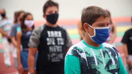 Κορονοϊός: Μάσκα και στα διαλείμματα για τους μαθητές σε Αθήνα και Θεσσαλονίκη