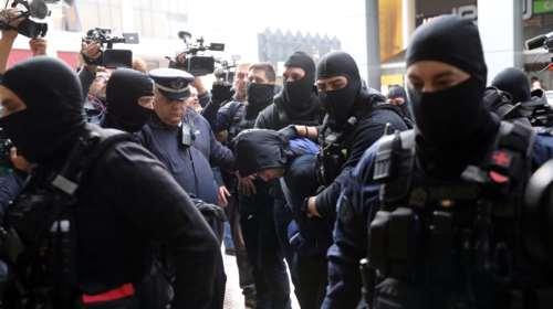 Ρέντης: &quot;Έχω ζητήσει 100 χιλιάδες φορές συγγνώμη από την οικογένεια του αστυνομικού&quot; λέει ο πατέρας του 18χρονου [Βίντεο]