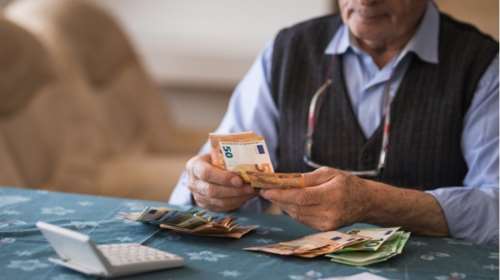 Οι πραγματικές αυξήσεις στις συντάξεις και τα επιδόματα που θα δοθούν τον Δεκέμβριο