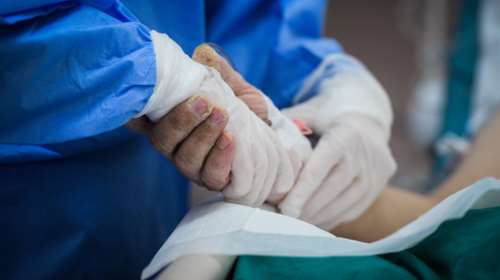 Κορονοϊός: 51 ασθενείς νοσηλεύονται διασωληνωμένοι εκτός ΜΕΘ στην Αττική - Η κατάσταση στη Θεσσαλονίκη