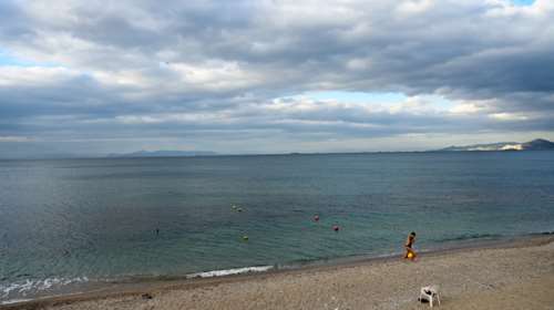 Ελευσίνα: Τρόμος για νεαρές μαθήτριες σε παραλία με 55χρονο επιδειξία