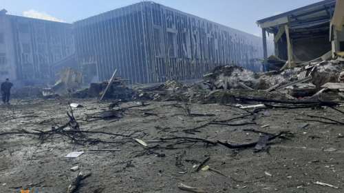 Πόλεμος στην Ουκρανία: Σφοδροί βομβαρδισμοί στο Κράματορσκ - Βομβαρδισμός σχολείου με κρατήρα 10 μέτρων