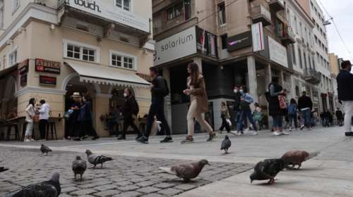Αγίου Πνεύματος: Πώς θα λειτουργήσουν σούπερ μάρκετ, καταστήματα και τράπεζες