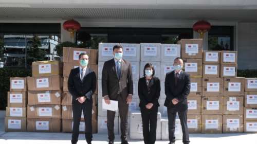 Κικίλιας: Δύσκολες οι επόμενες εβδομάδες-50.000 μάσκες από την πρέσβη της Κίνας