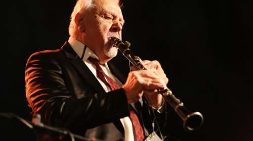 Πέθανε ο μεγάλος δεξιοτέχνης του κλαρίνου Πετρολούκας Χαλκιάς