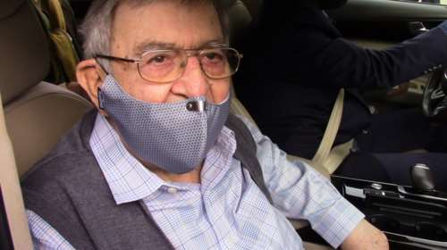 Κορονοϊός: Εμβολιάστηκε στο Ναύπλιο ο τέως βασιλιάς Κωνσταντίνος συνοδευόμενος από την Άννα - Μαρία [Βίντεο]