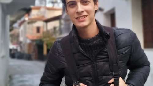 Κωνσταντίνος Πεσλής: Έχω δεχτεί ανήθικη πρόταση. Μου είπε &quot;Αυτοσχεδίασε και βγάλε τα ρούχα σου&quot;