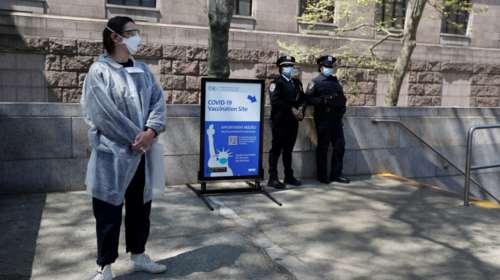 Κορονοϊός: Ανησυχία στις ΗΠΑ - Εκατομμύρια Αμερικανοί &quot;αποφεύγουν&quot; την 2η δόση - Ποιοι είναι οι λόγοι