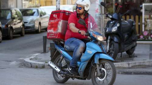 Κλέβουν τις παραγγελίες από ντελιβεράδες στις Σέρρες: Αρπάζουν μόνο τα φαγητά