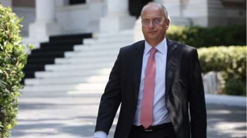 Γιάννης Οικονόμου: Επέστρεψε στην Αθήνα μετά τα επεισόδια στο γήπεδο της ΑΕΚ - Αναβλήθηκε η συνάντηση με τον Αλβανό ΥΠΕΣ