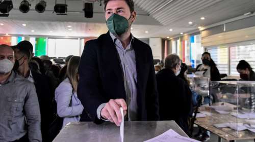 To σχόλιο του ΠΑΣΟΚ για τις εκλογές του ΣΥΡΙΖΑ: Η πλειοψηφία δεν επιλέγει ως εκφραστή της πολιτικής αλλαγής τον κ. Τσίπρα